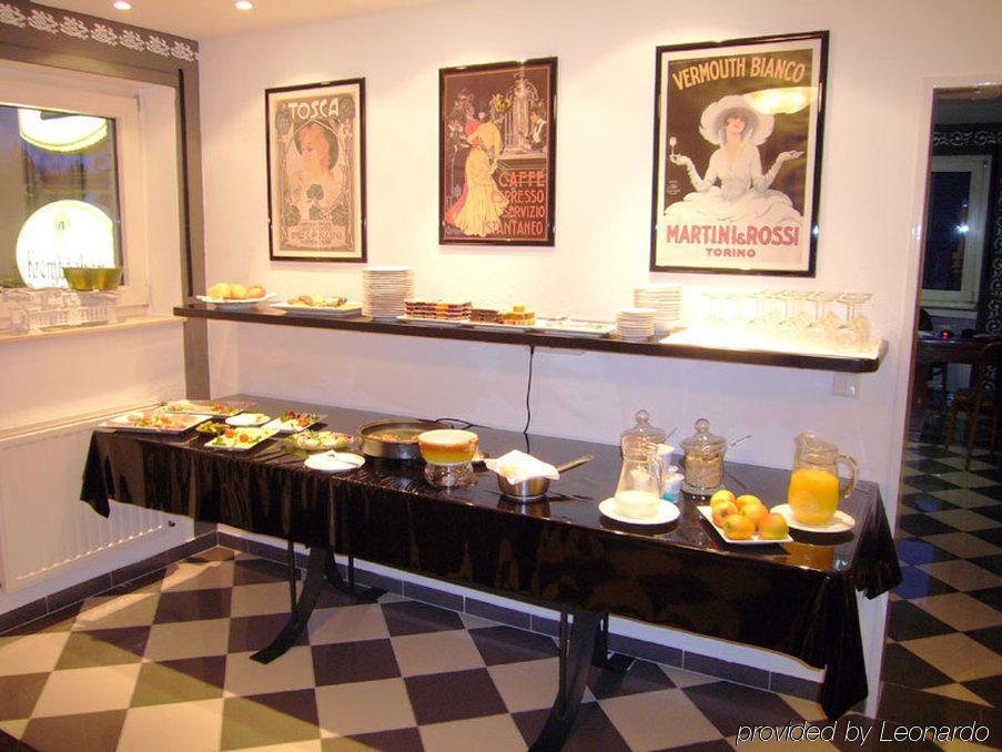 Hotel Alt Buettgen Карст Екстериор снимка