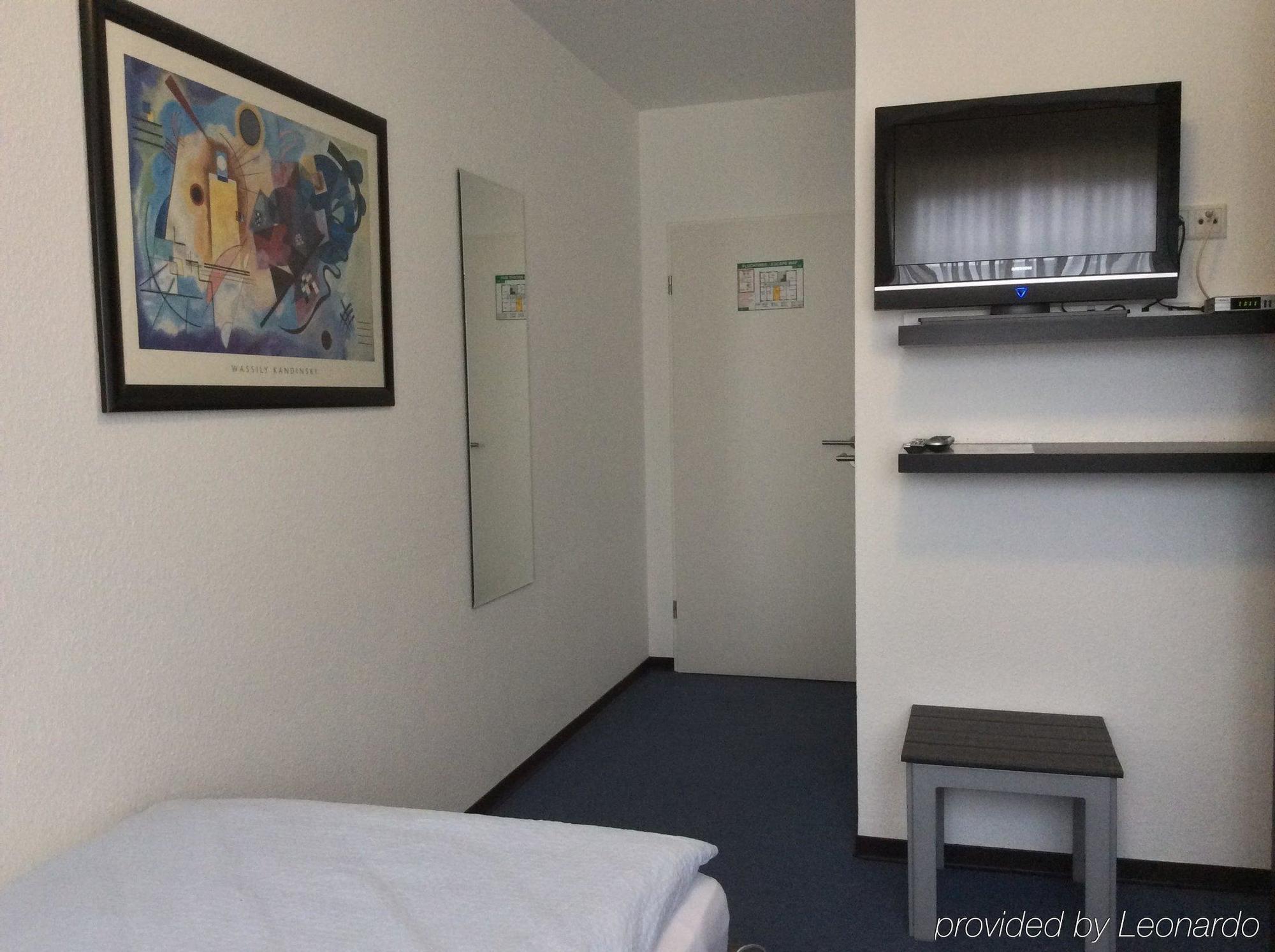 Hotel Alt Buettgen Карст Екстериор снимка