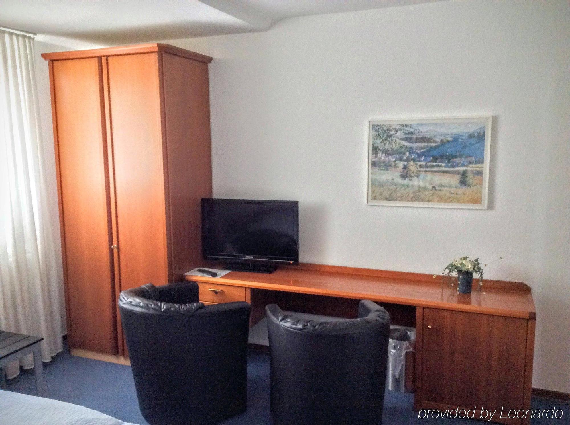 Hotel Alt Buettgen Карст Екстериор снимка