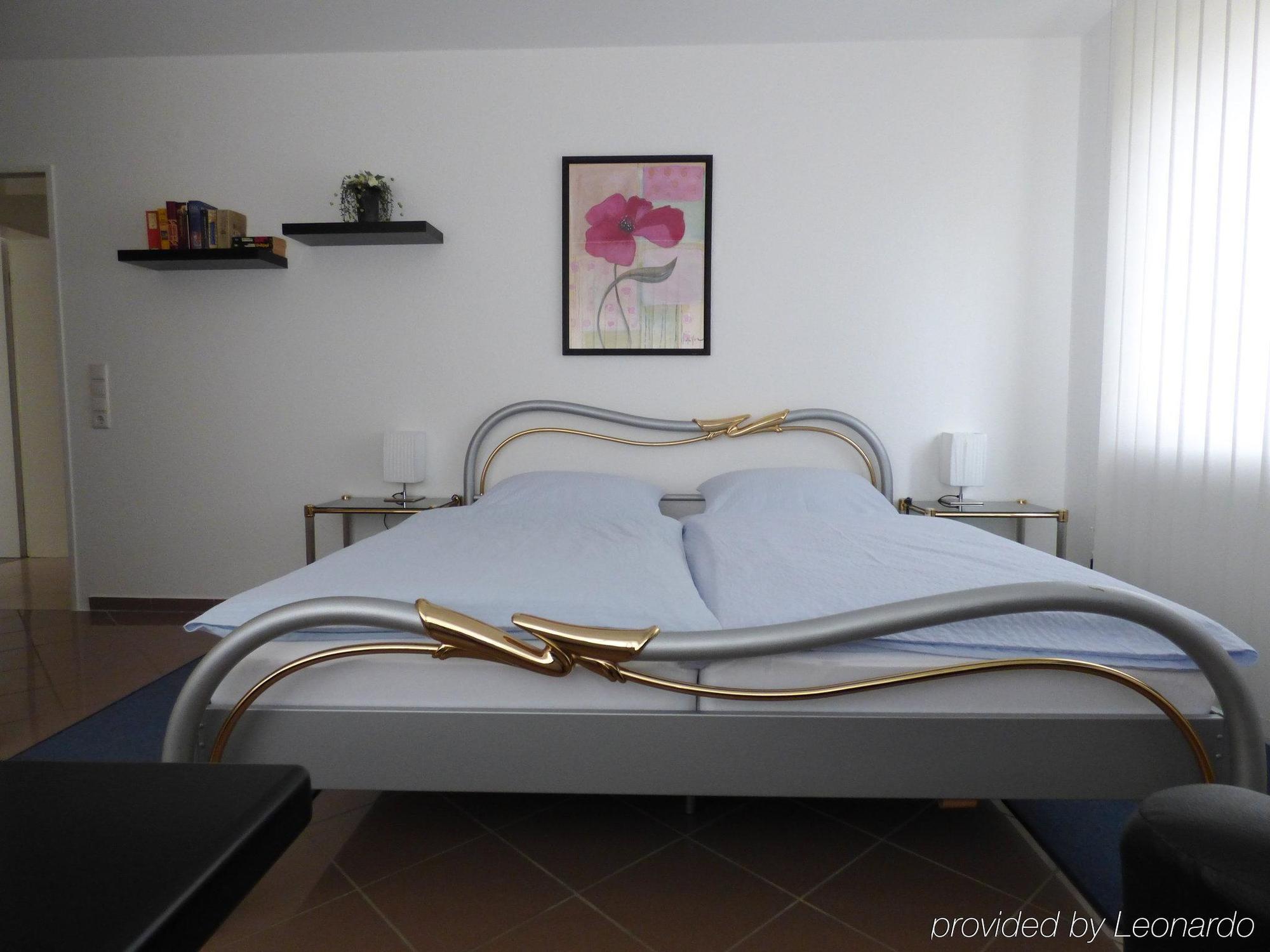 Hotel Alt Buettgen Карст Екстериор снимка