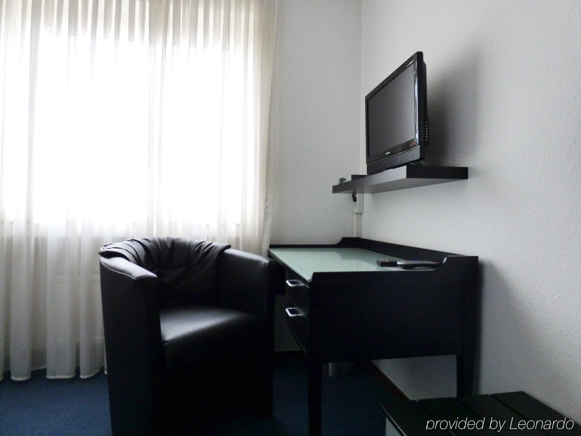 Hotel Alt Buettgen Карст Екстериор снимка