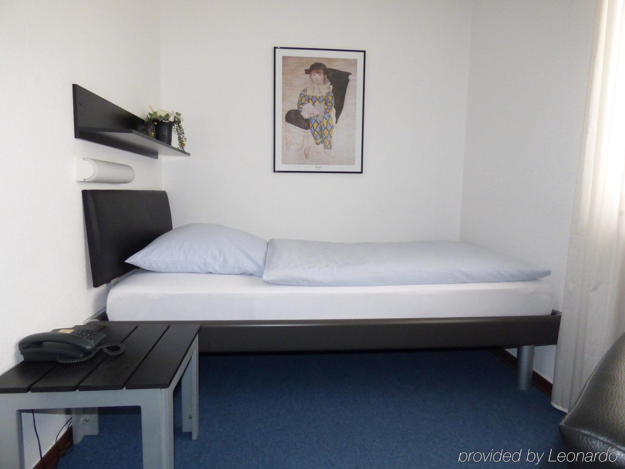 Hotel Alt Buettgen Карст Екстериор снимка