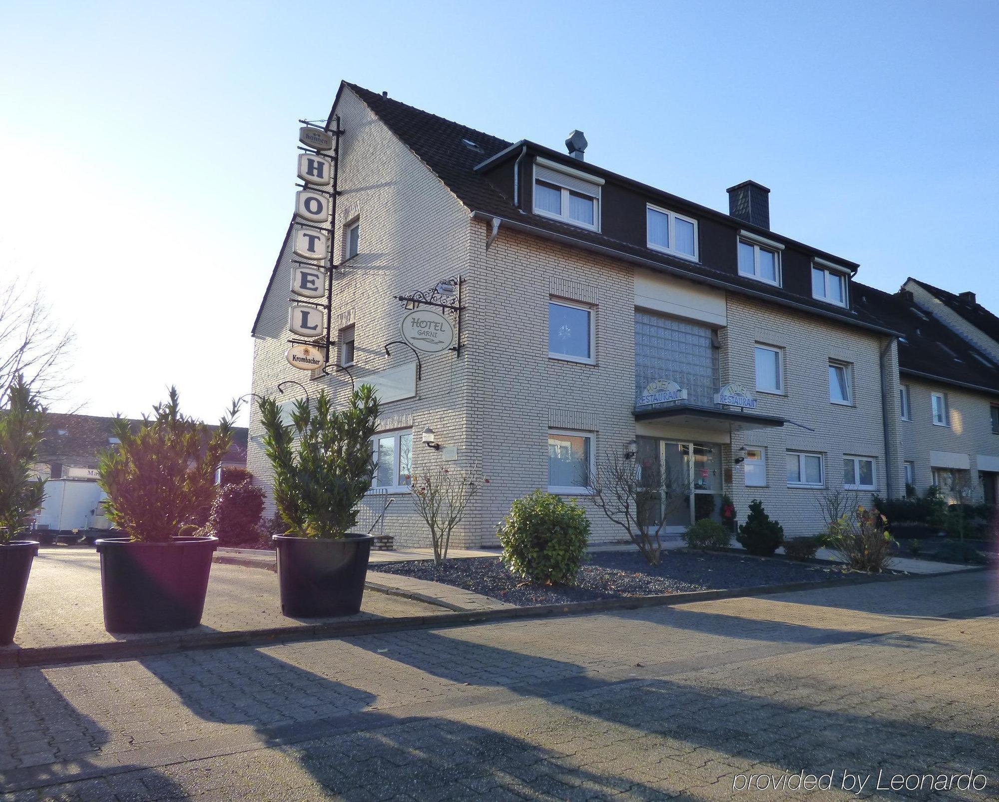 Hotel Alt Buettgen Карст Екстериор снимка