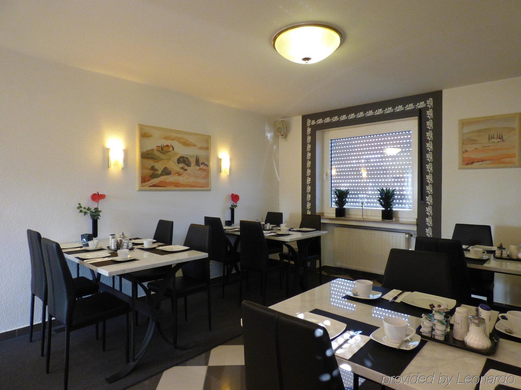 Hotel Alt Buettgen Карст Екстериор снимка