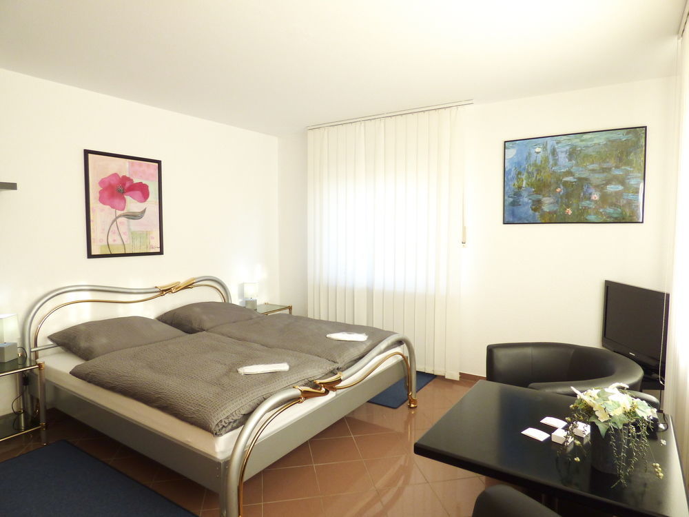 Hotel Alt Buettgen Карст Екстериор снимка