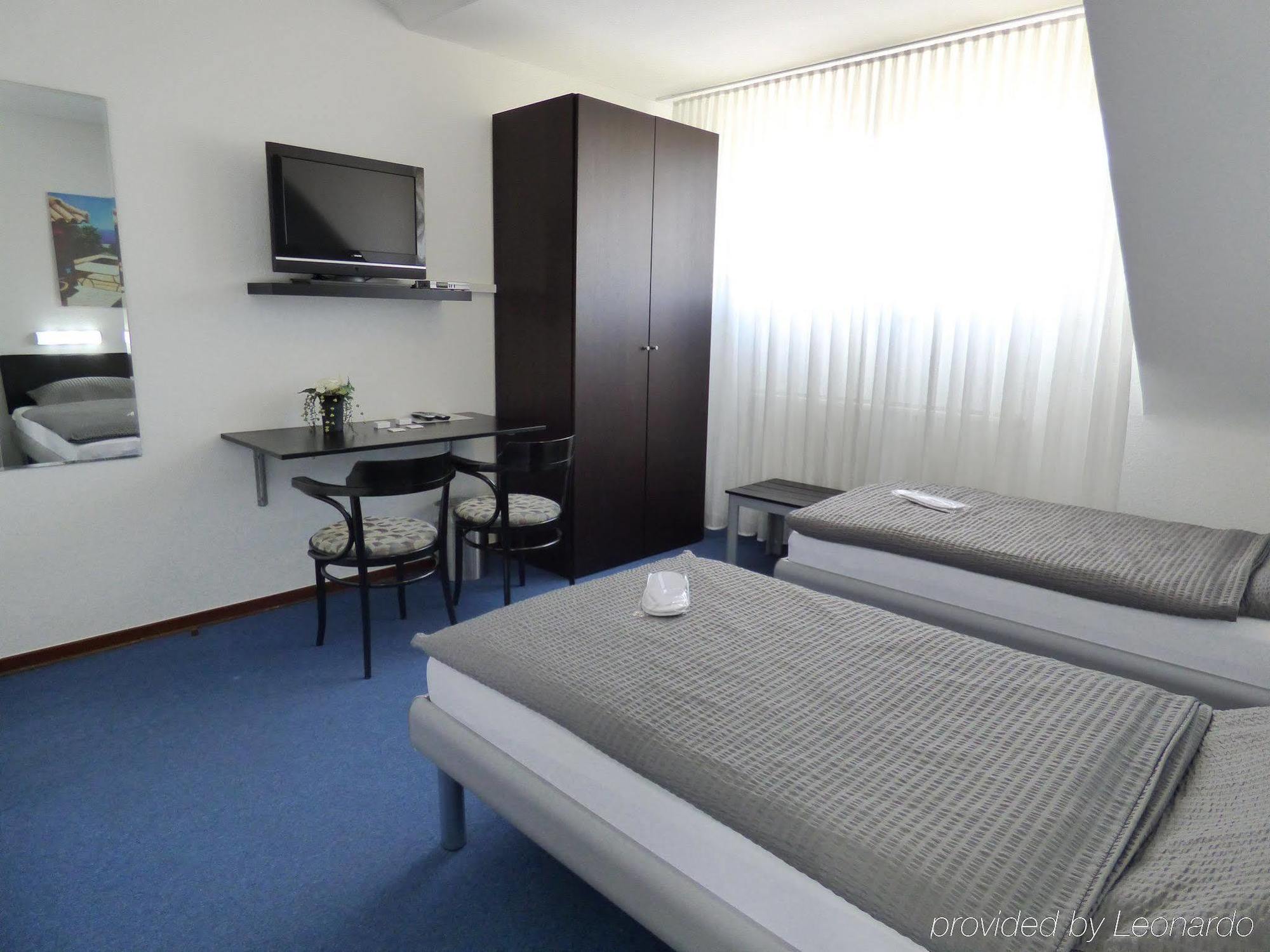 Hotel Alt Buettgen Карст Екстериор снимка