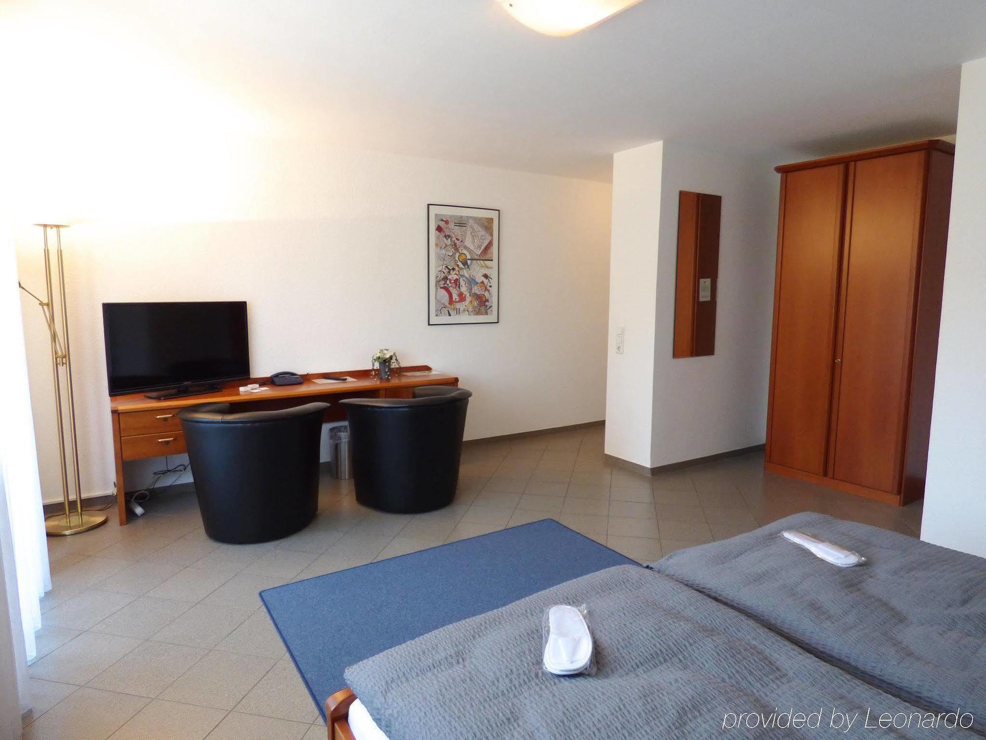 Hotel Alt Buettgen Карст Екстериор снимка