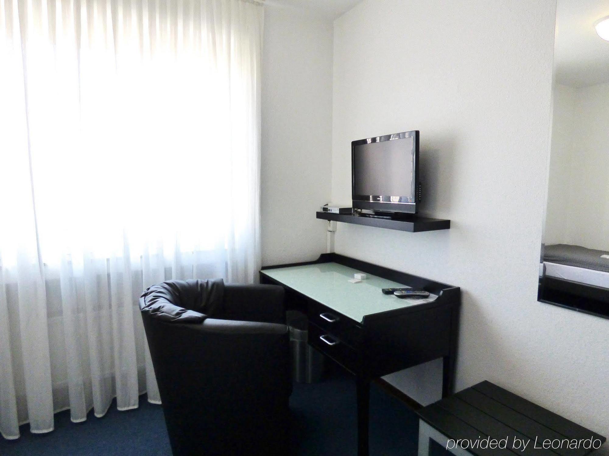 Hotel Alt Buettgen Карст Екстериор снимка